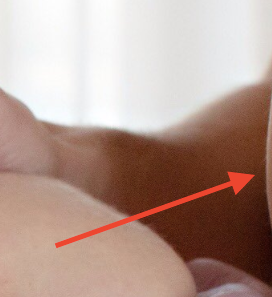 Illustration for article titled Jezebel Investigates: Is This a Finger, a Bicep, or Jared Kushner's Cursed Pec?Â